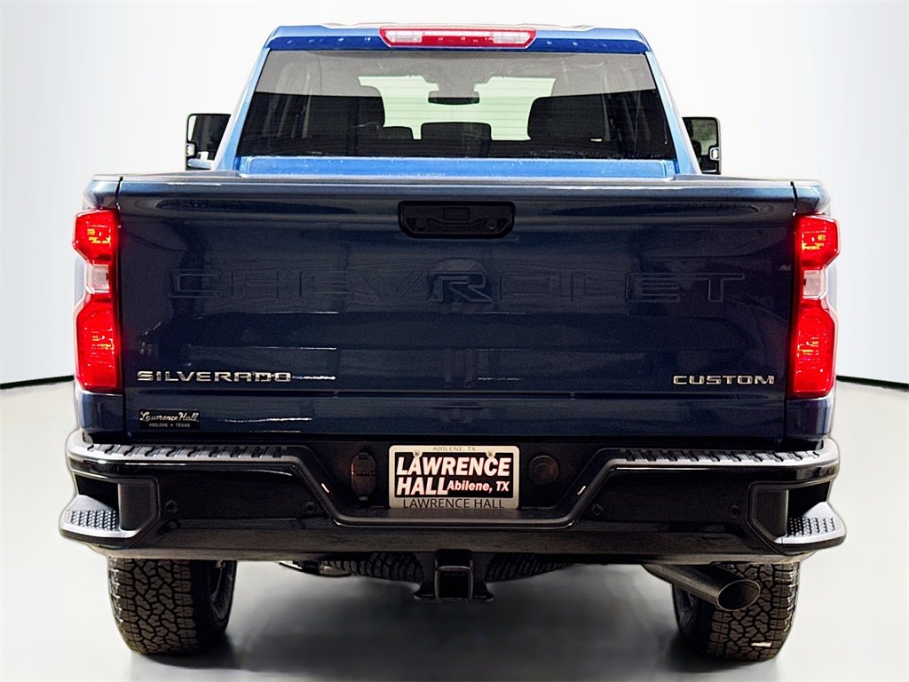 2026 Chevrolet Silverado 2500HD Custom photo 4