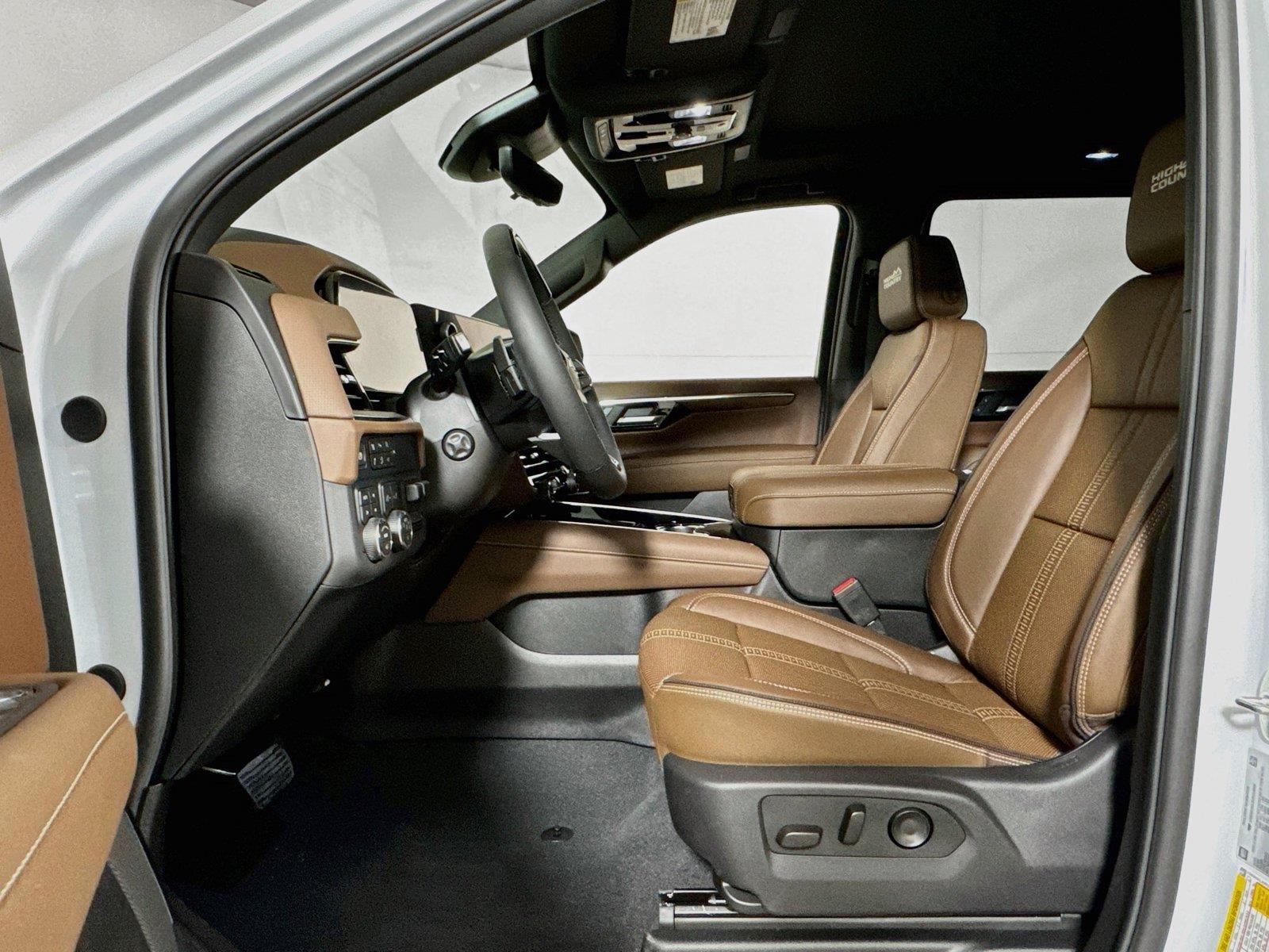 2027 Chevrolet Suburban High Country - Photo 12