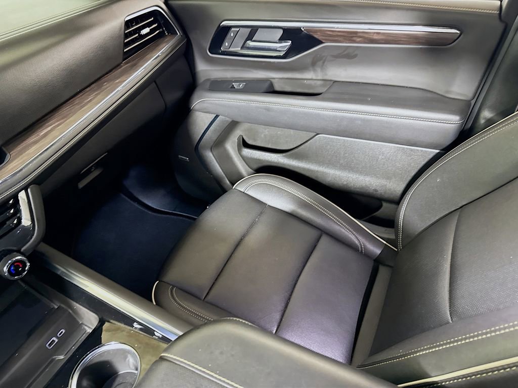 2025 Chevrolet Suburban Premier - Photo 22