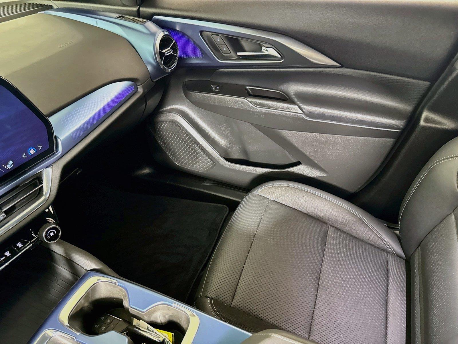 2024 Chevrolet Equinox EV LT - Photo 20