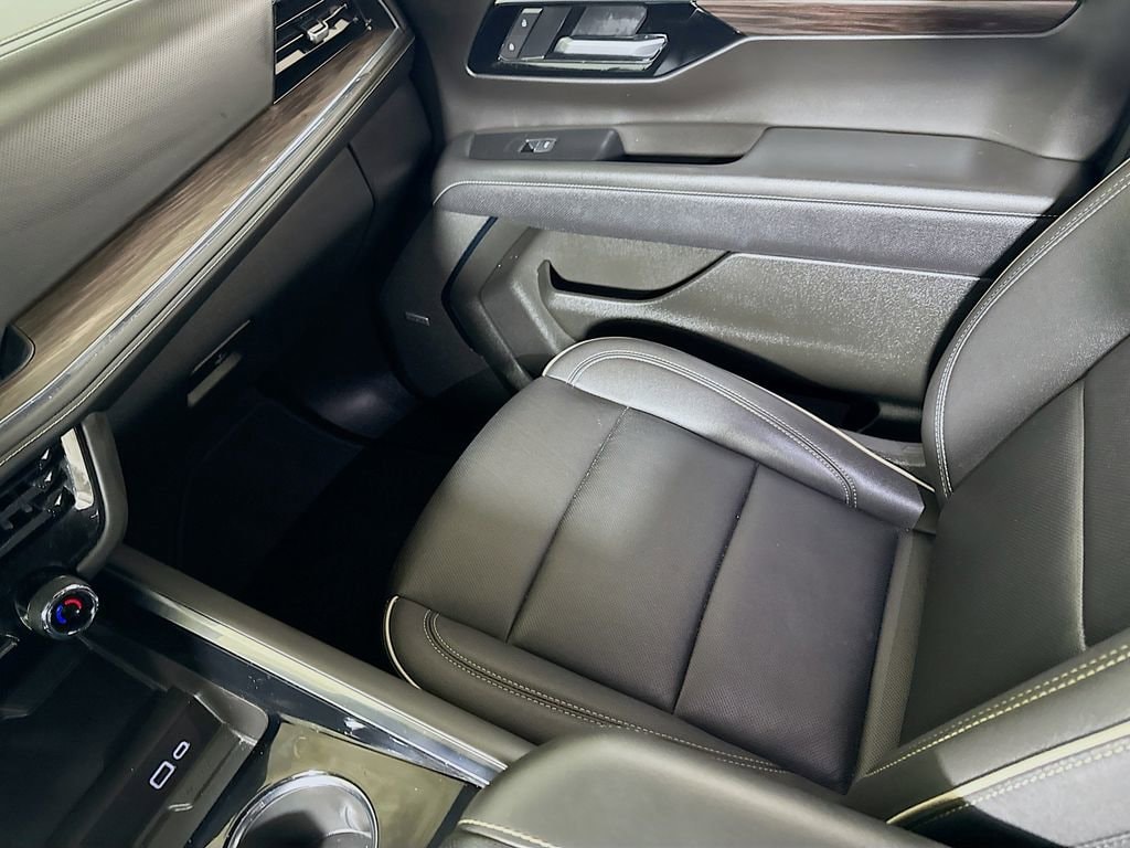 2025 Chevrolet Suburban Premier - Photo 22