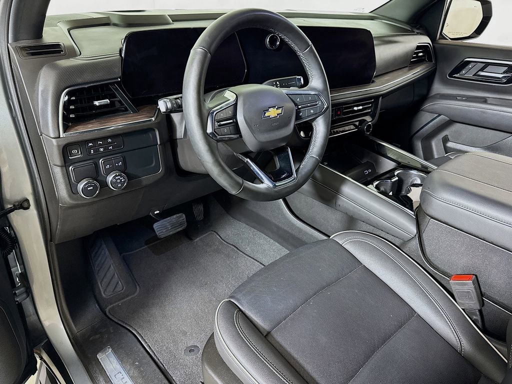2025 Chevrolet Suburban Premier - Photo 7