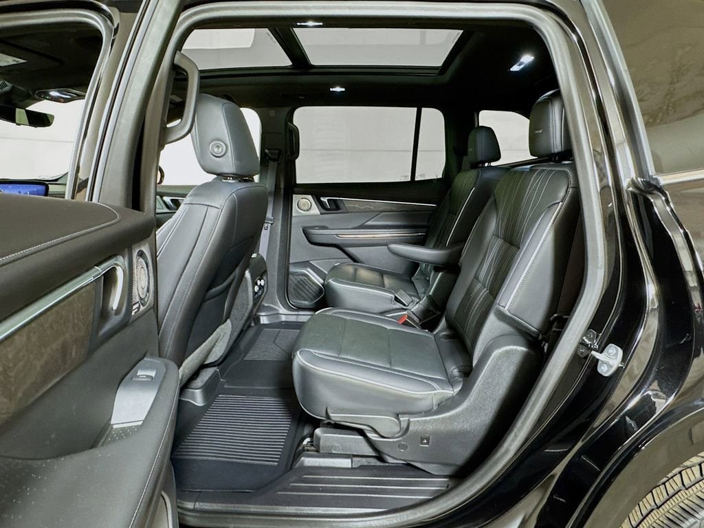 2025 Buick Enclave Avenir - Photo 24