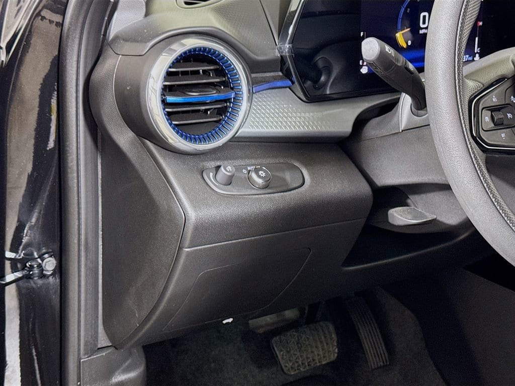 2026 Chevrolet Trax LT - Photo 8