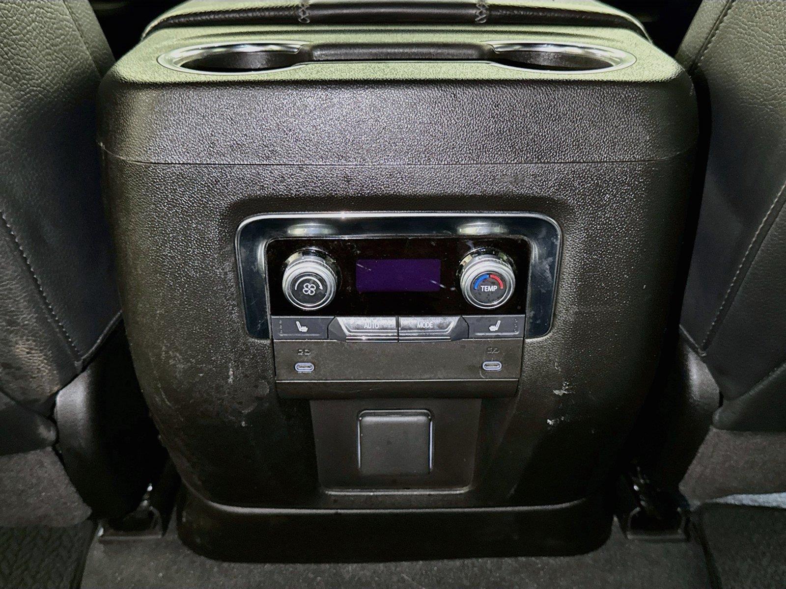 2025 GMC Yukon XL Denali - Photo 24
