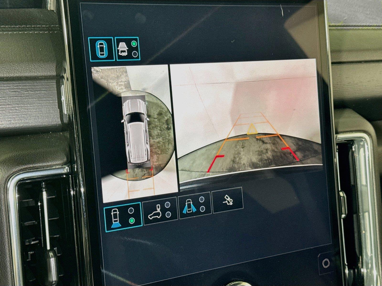 2025 GMC Yukon Denali - Photo 12