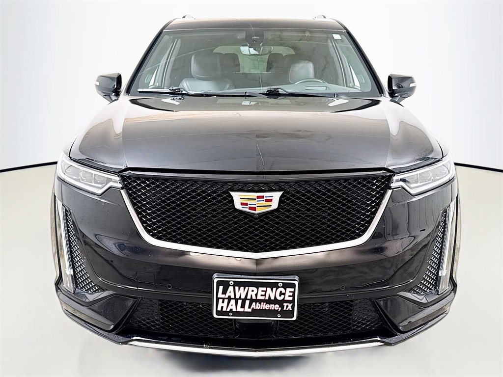 2022 Cadillac XT6 Sport photo 2