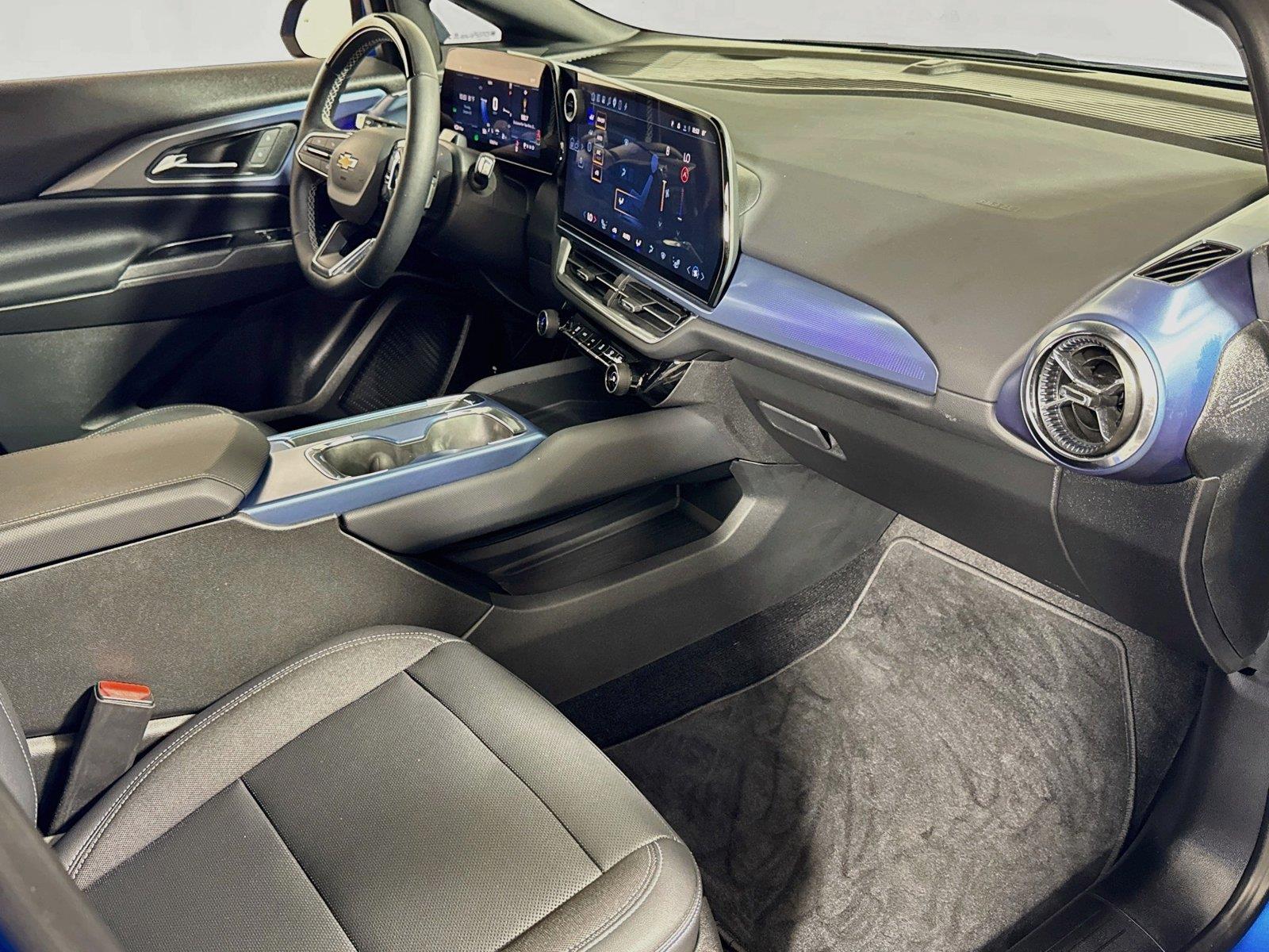 2024 Chevrolet Equinox EV LT - Photo 26