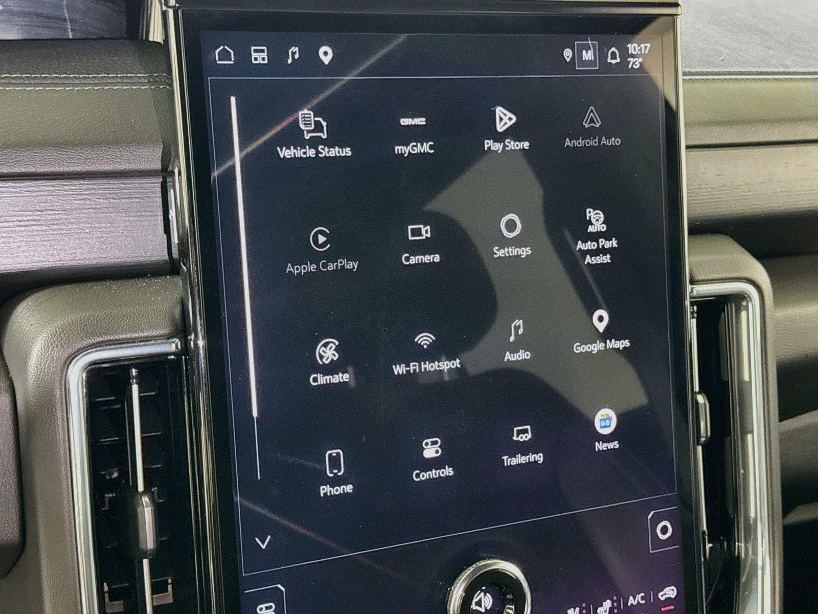 2025 GMC Yukon Denali - Photo 13