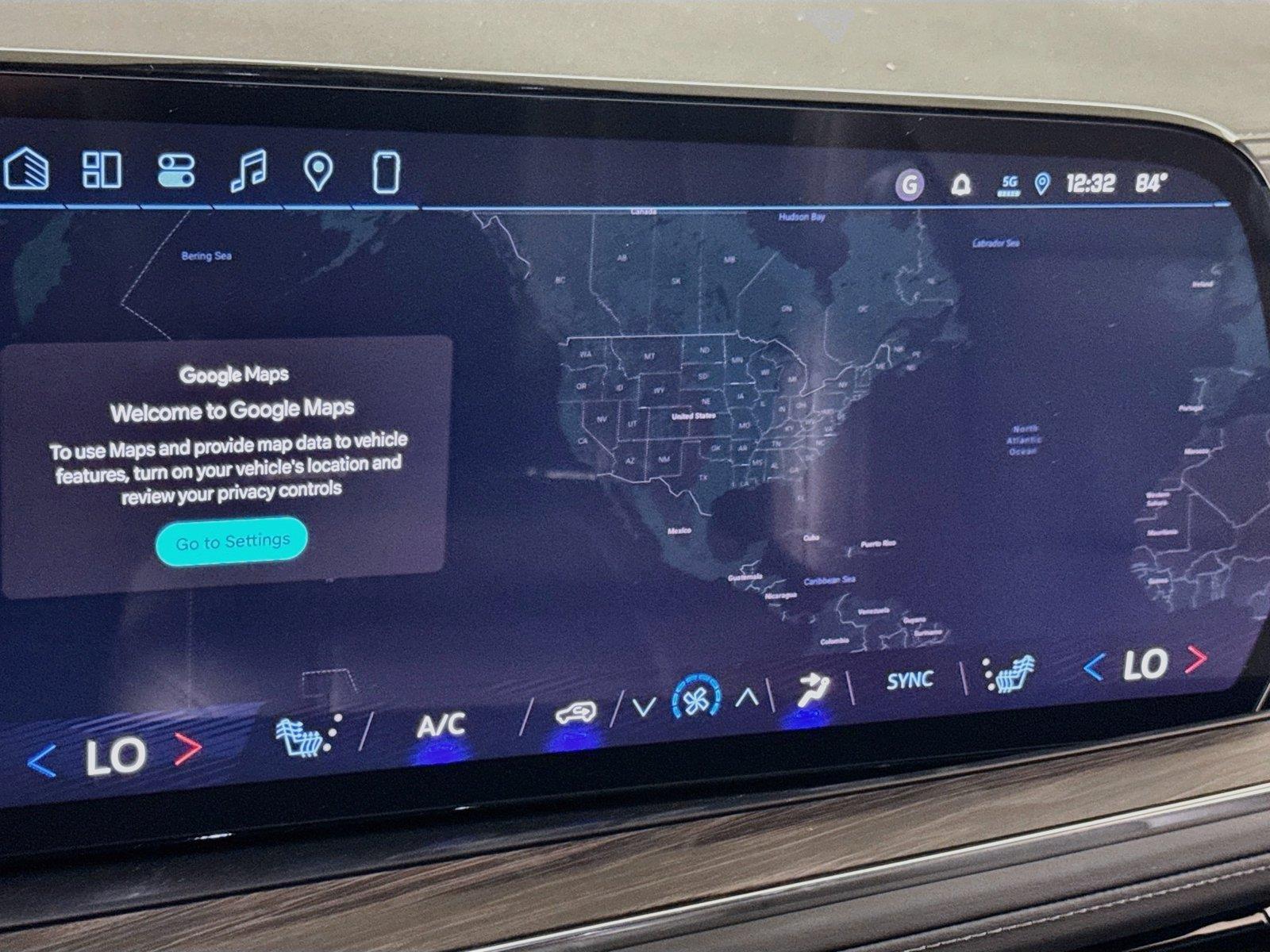 2027 Chevrolet Tahoe Z71 - Photo 8