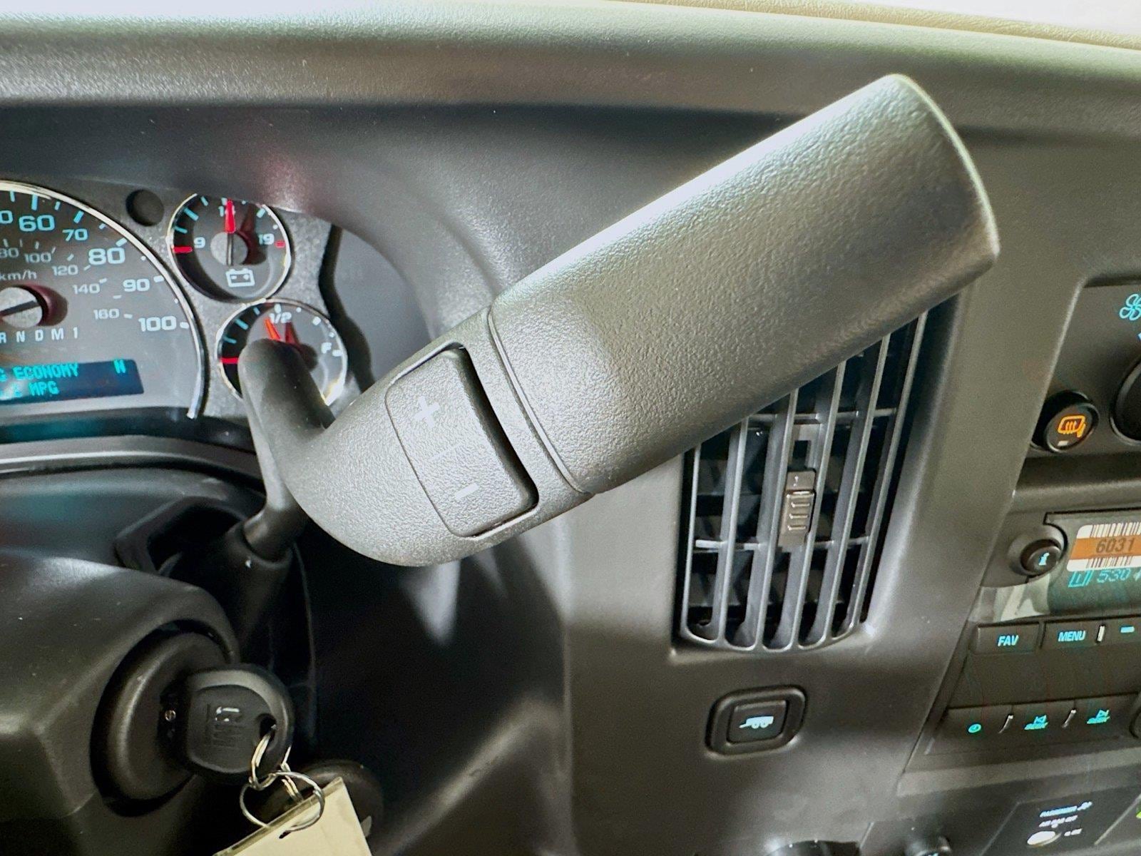 2025 Chevrolet Express Cargo Work Van - Photo 10