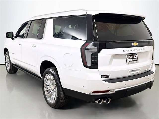 2025 Chevrolet Suburban Premier photo 3