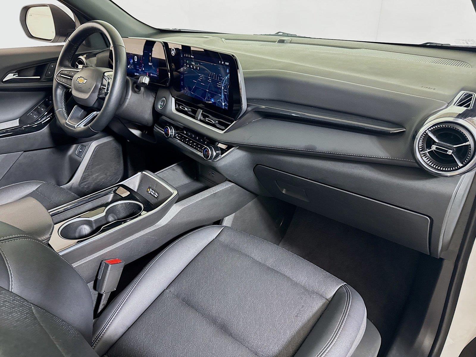 2025 Chevrolet Equinox LT - Photo 27