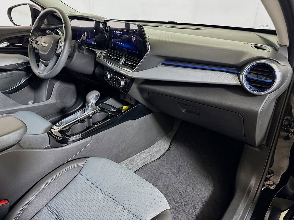 2026 Chevrolet Trax LT - Photo 25