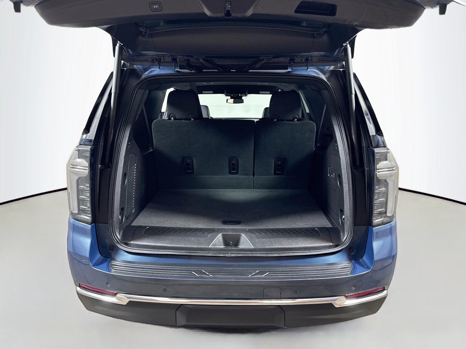 2026 Chevrolet Suburban LT - Photo 24