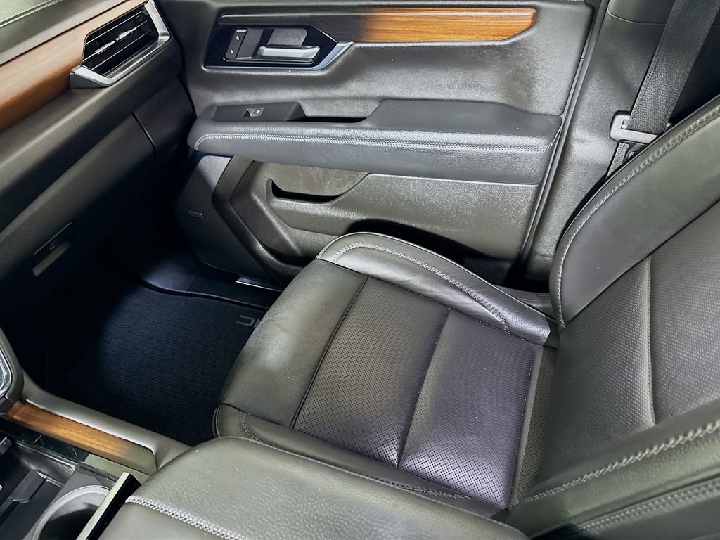 2025 GMC Yukon XL Denali - Photo 22