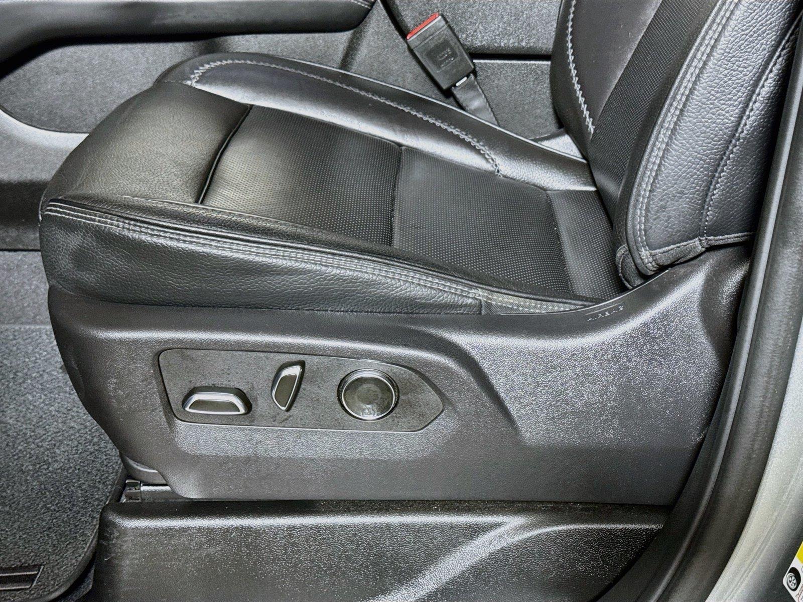 2025 GMC Yukon XL Denali - Photo 18