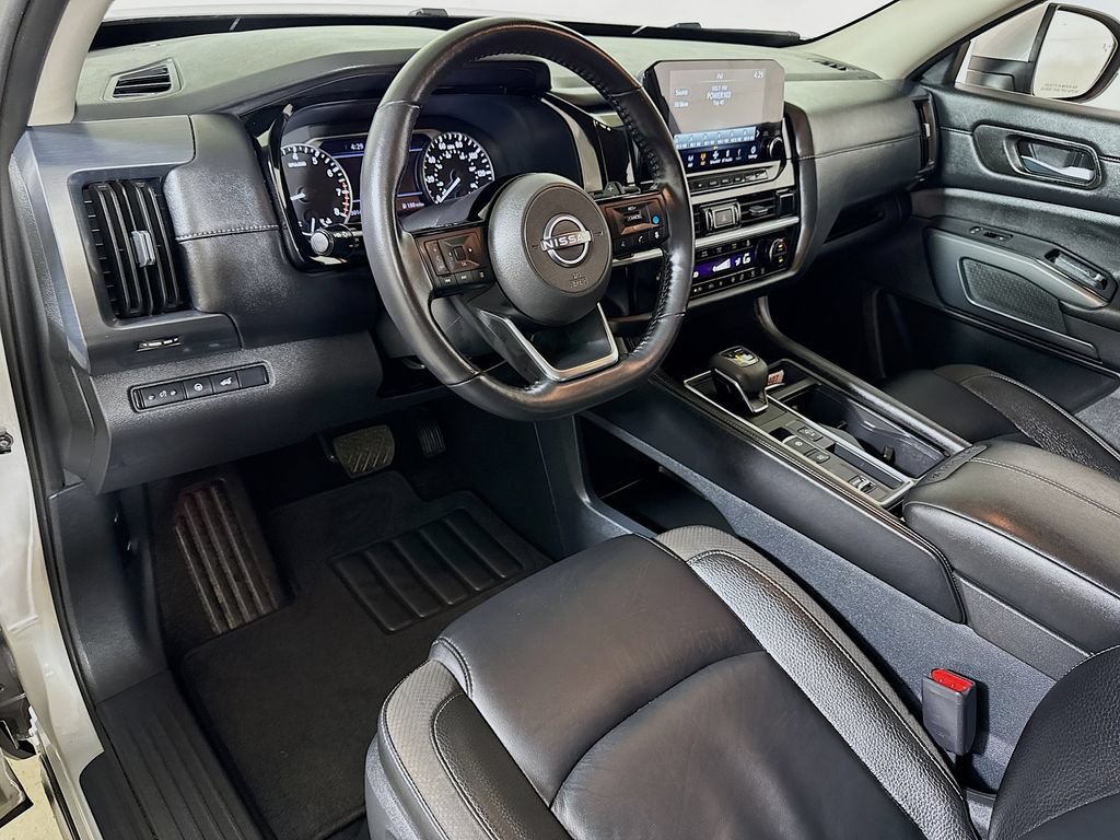 2025 Nissan Pathfinder SL - Photo 7