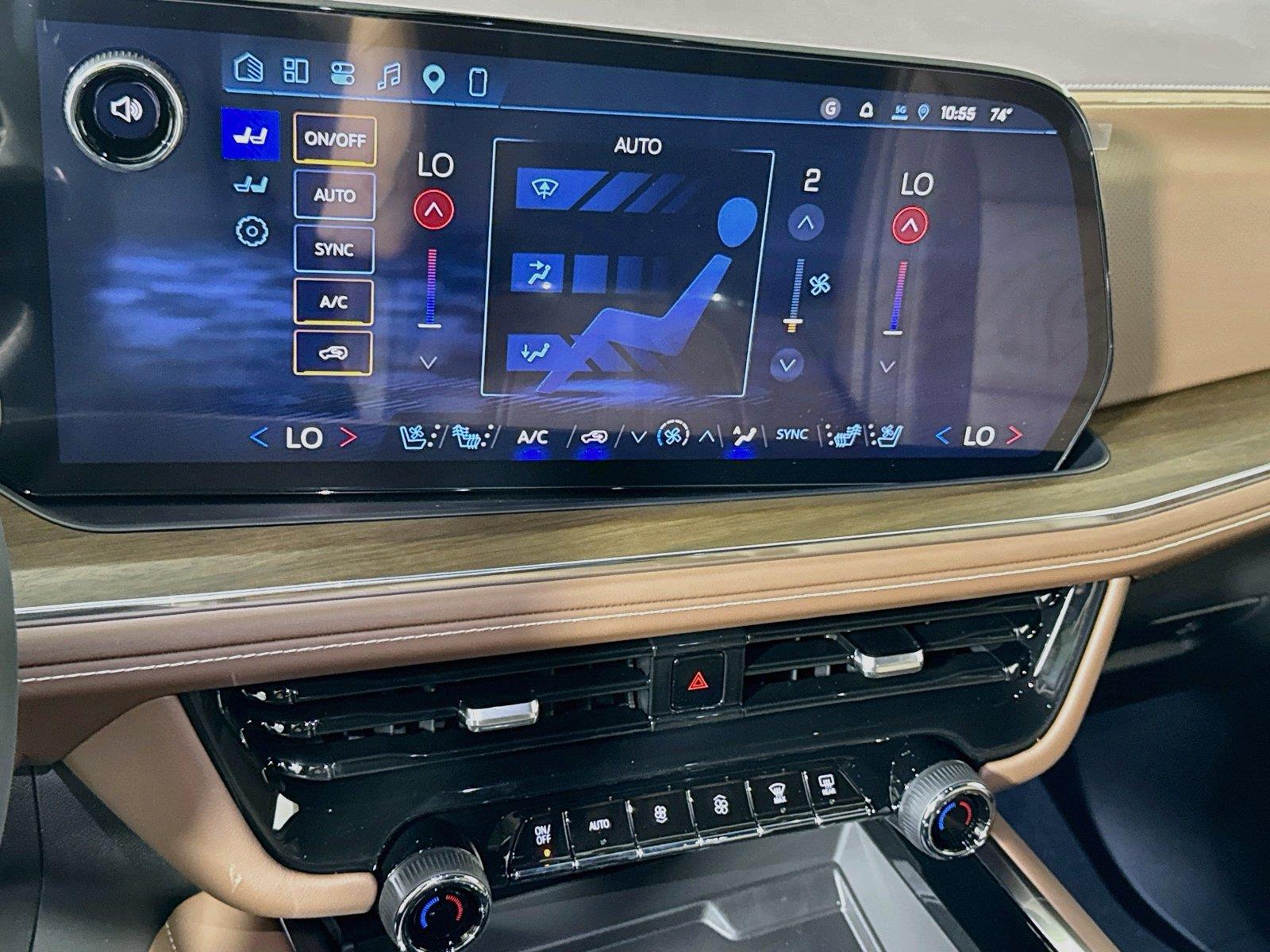 2027 Chevrolet Suburban High Country - Photo 10