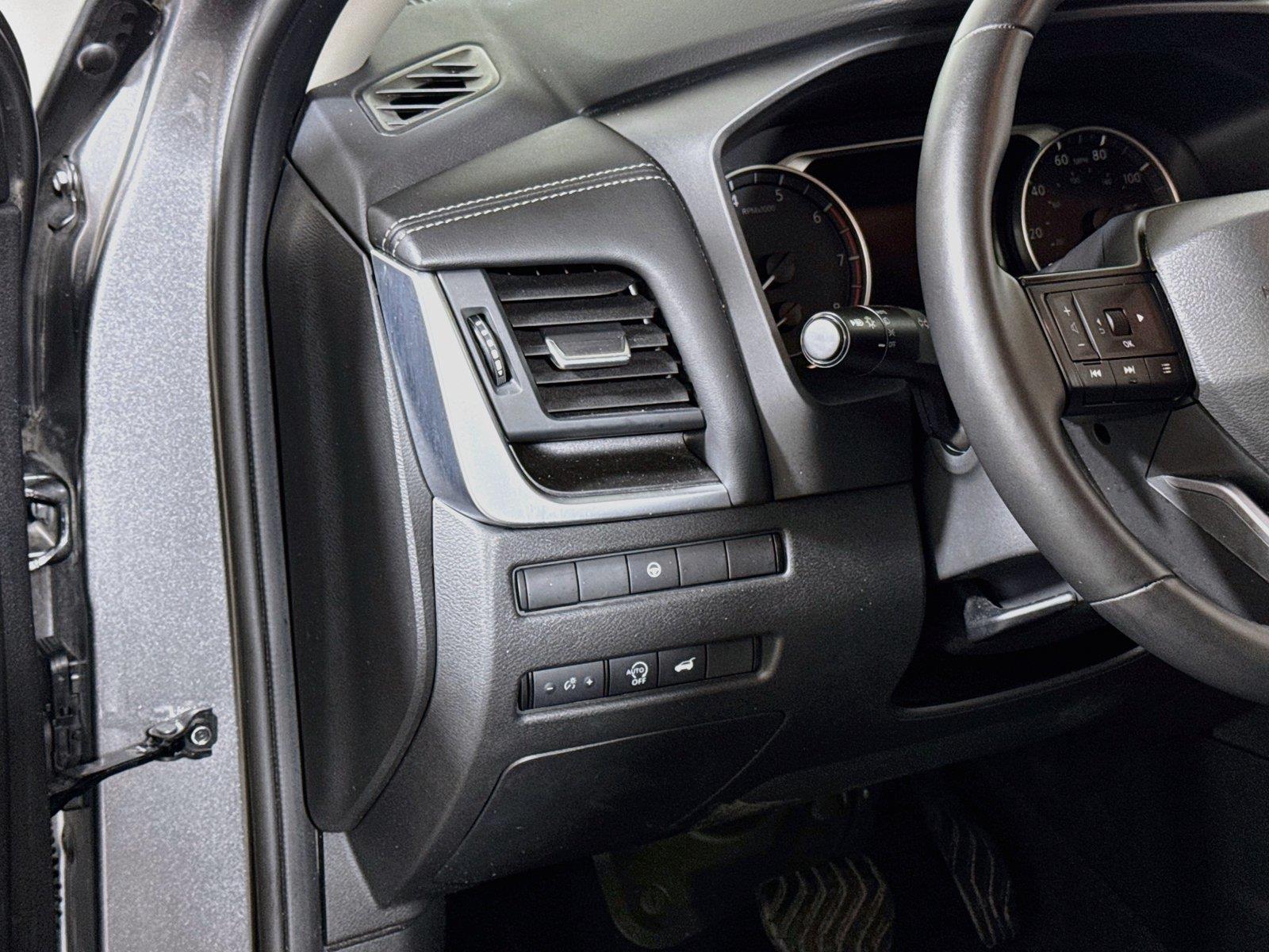 2025 Nissan Rogue SV - Photo 8