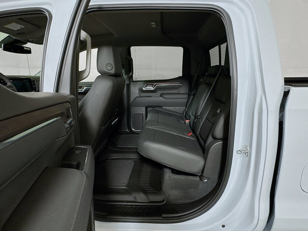 2026 GMC Sierra 1500 SLT - Photo 23