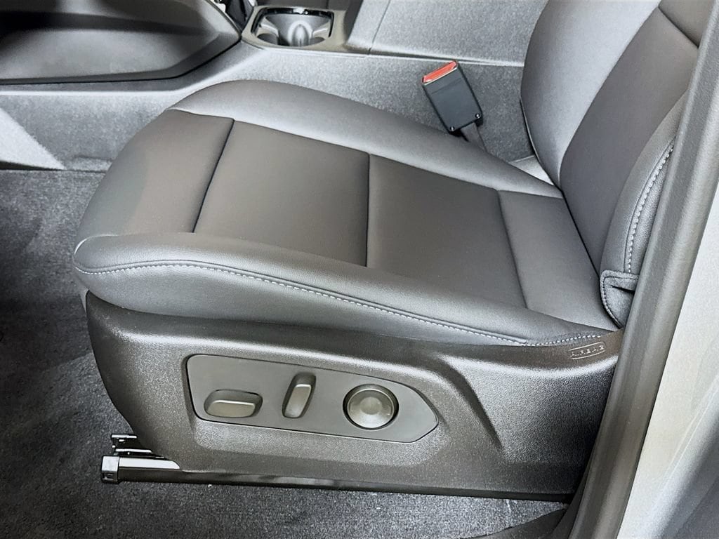 2026 Chevrolet Colorado LT - Photo 17