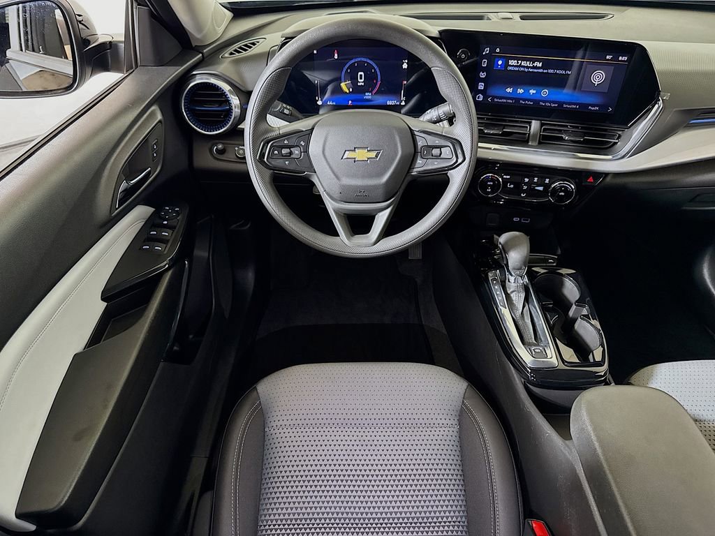 2026 Chevrolet Trax LT - Photo 18