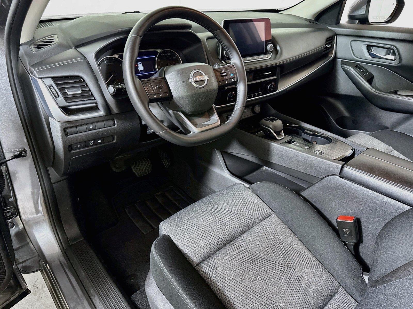 2025 Nissan Rogue SV - Photo 7