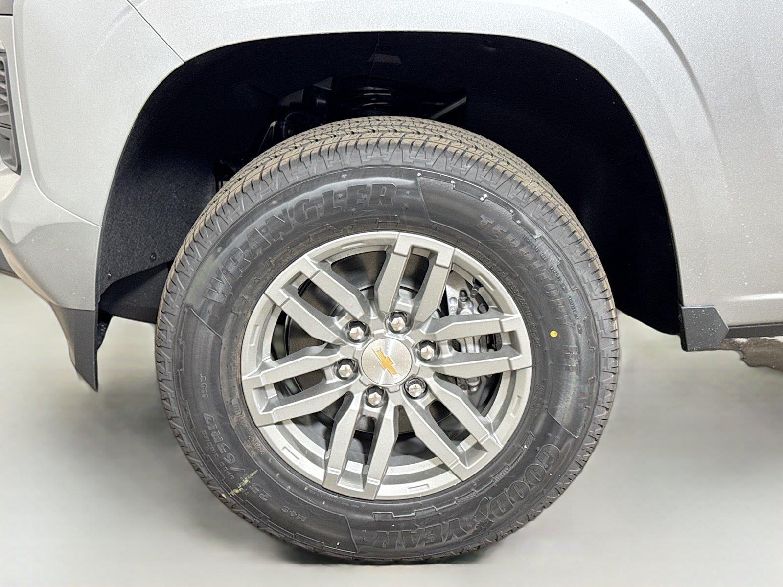 2026 Chevrolet Colorado LT - Photo 18