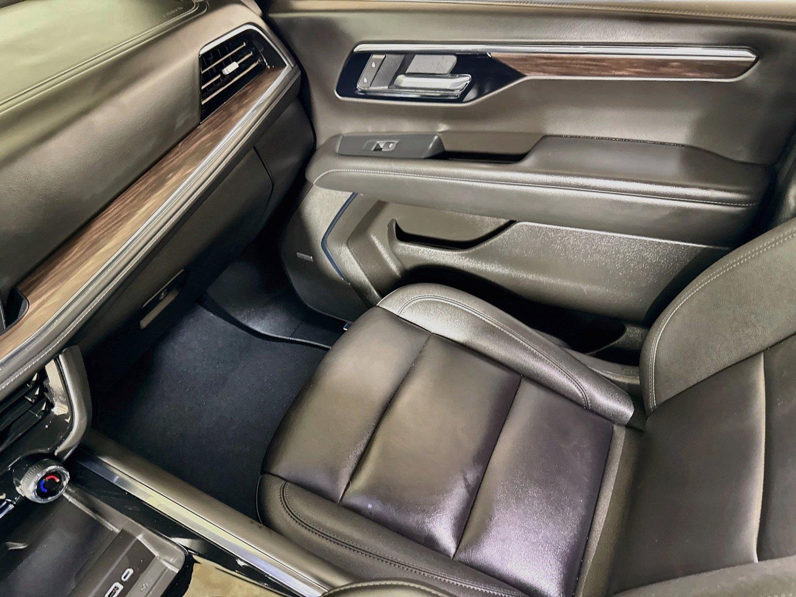 2026 Chevrolet Suburban LT - Photo 21
