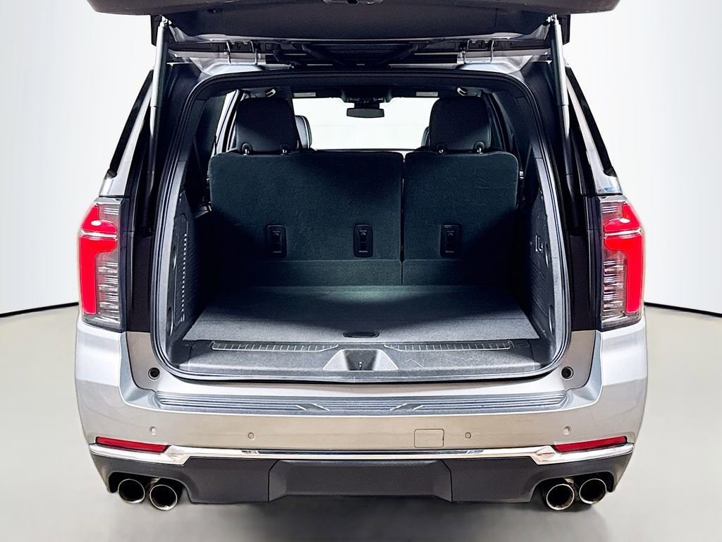 2025 Chevrolet Suburban Premier - Photo 25