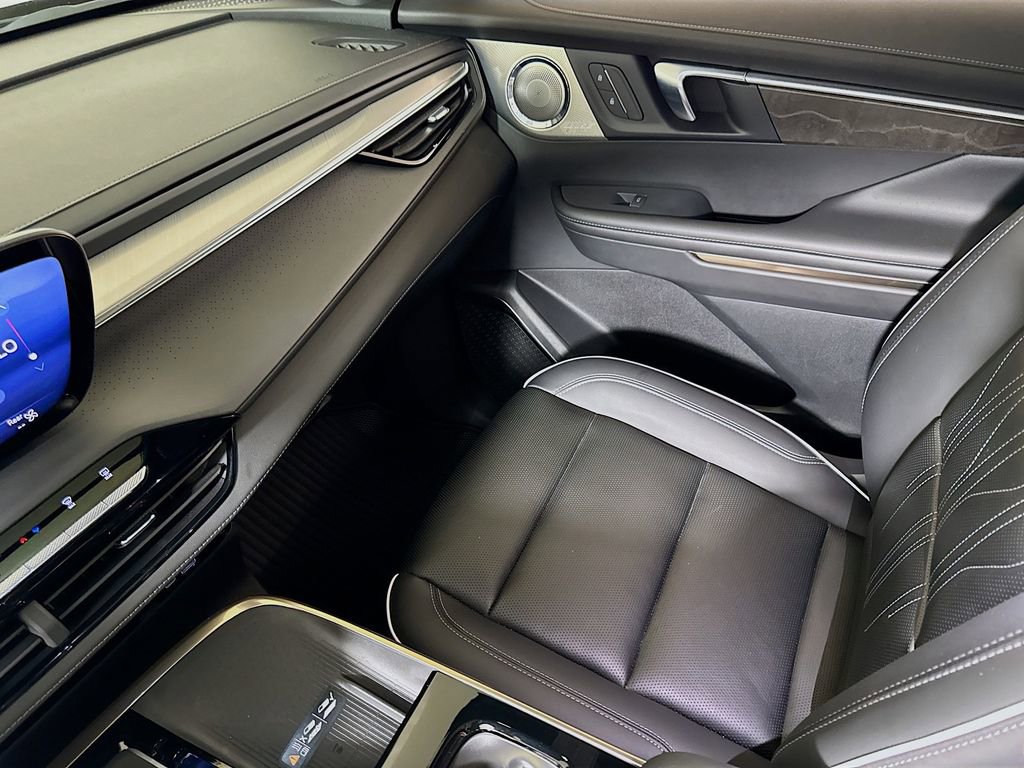 2025 Buick Enclave Avenir - Photo 23