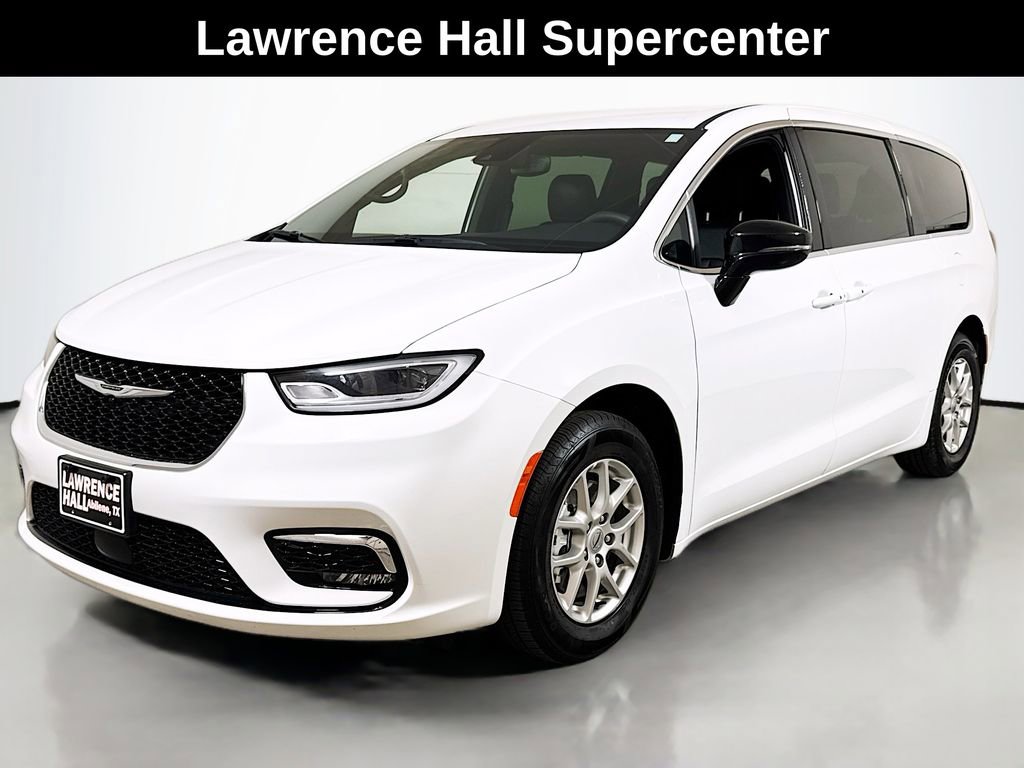 2025 Chrysler Pacifica Select's photo