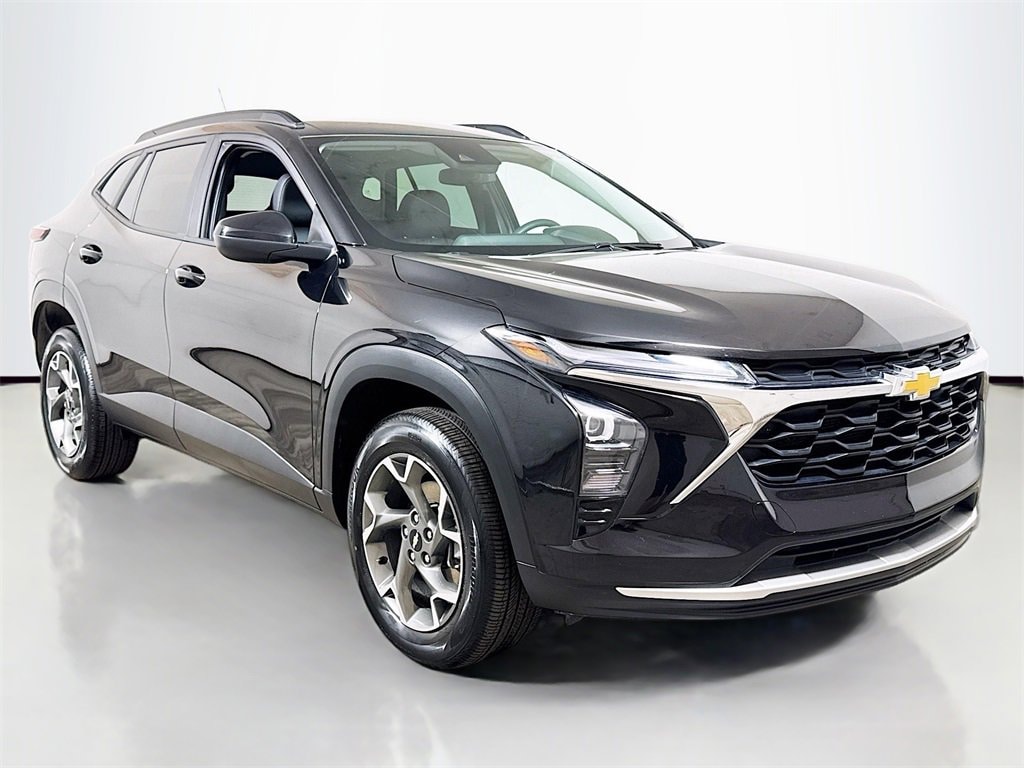 Certified 2025 Chevrolet Trax LT SUV