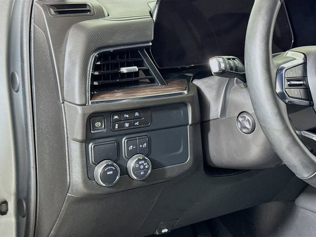 2025 Chevrolet Suburban Premier - Photo 8