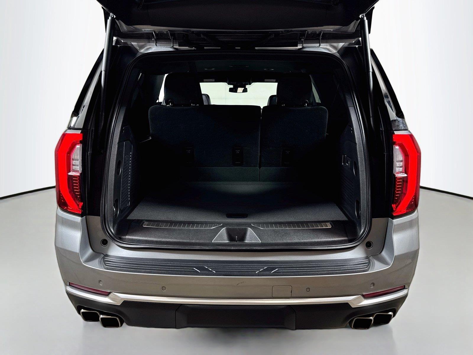 2025 GMC Yukon XL Denali - Photo 25