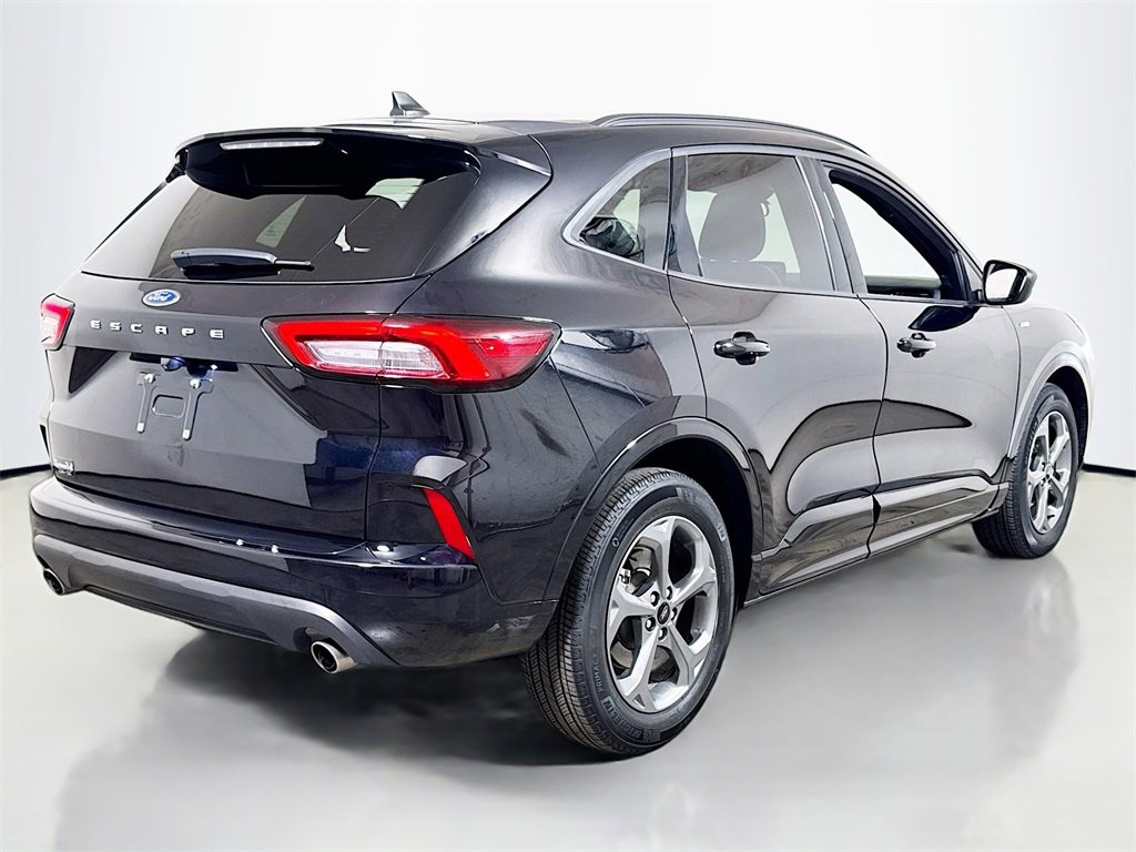 2024 Ford Escape ST-Line photo 4