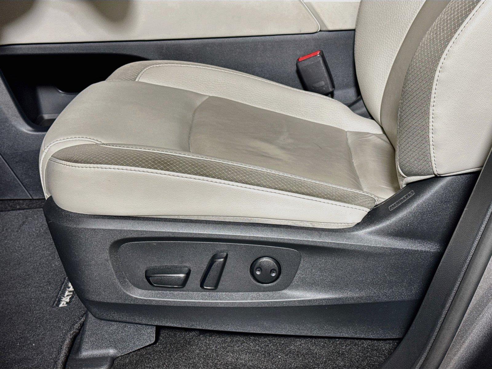 2025 Nissan Pathfinder SL - Photo 17