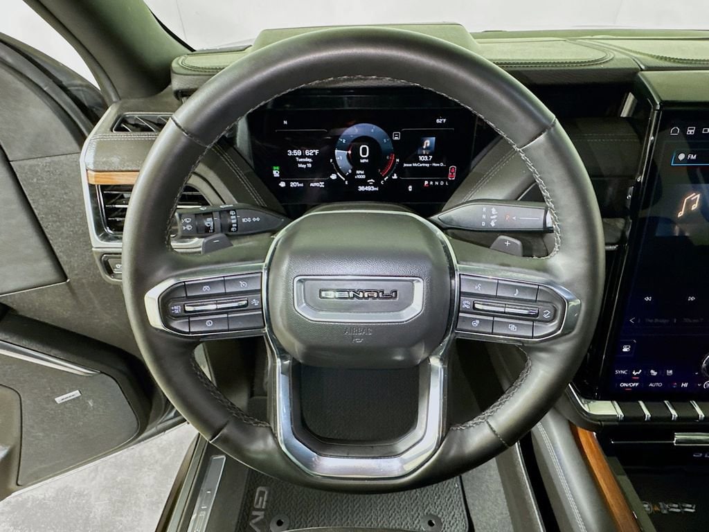 2025 GMC Yukon XL Denali - Photo 9