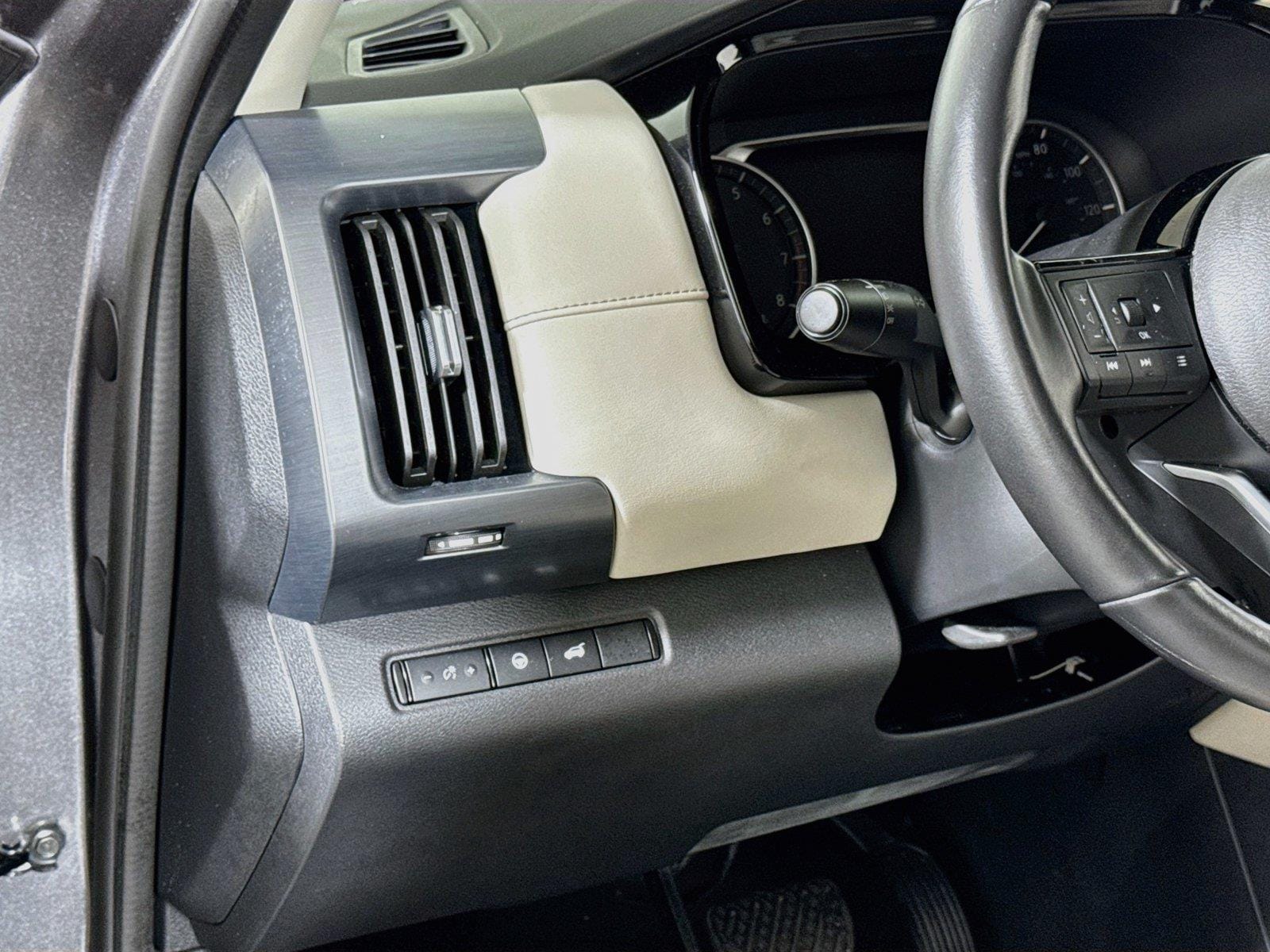 2025 Nissan Pathfinder SL - Photo 8