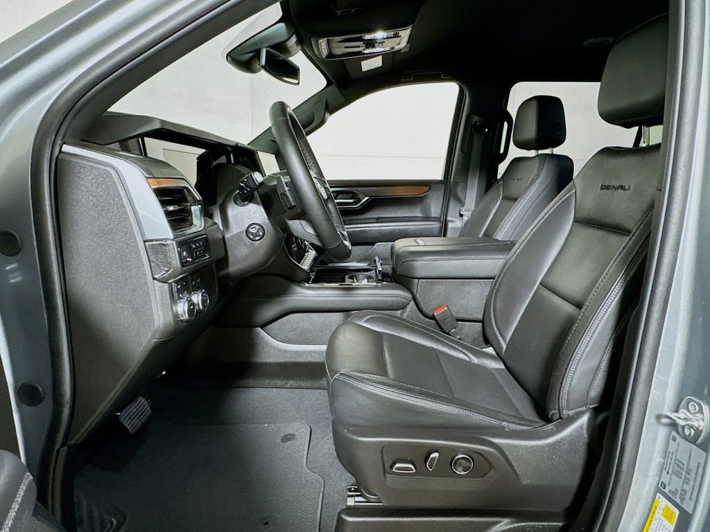 2025 GMC Yukon XL Denali - Photo 20