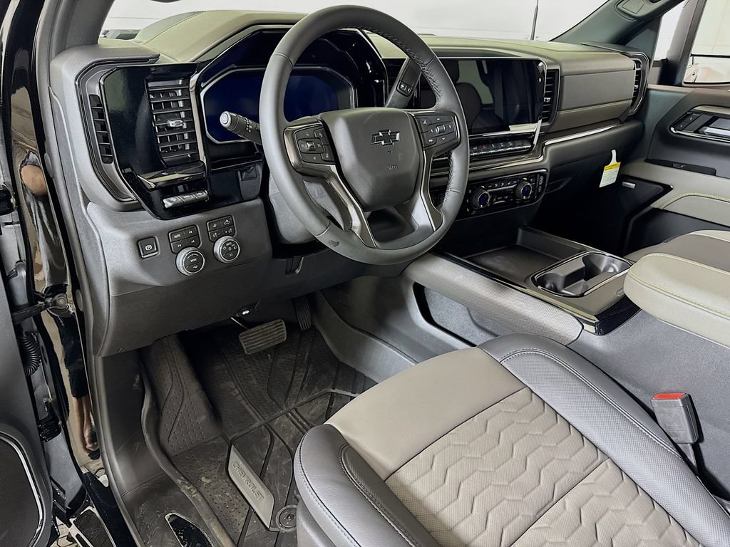 2026 Chevrolet Silverado 2500 HD ZR2 - Photo 5