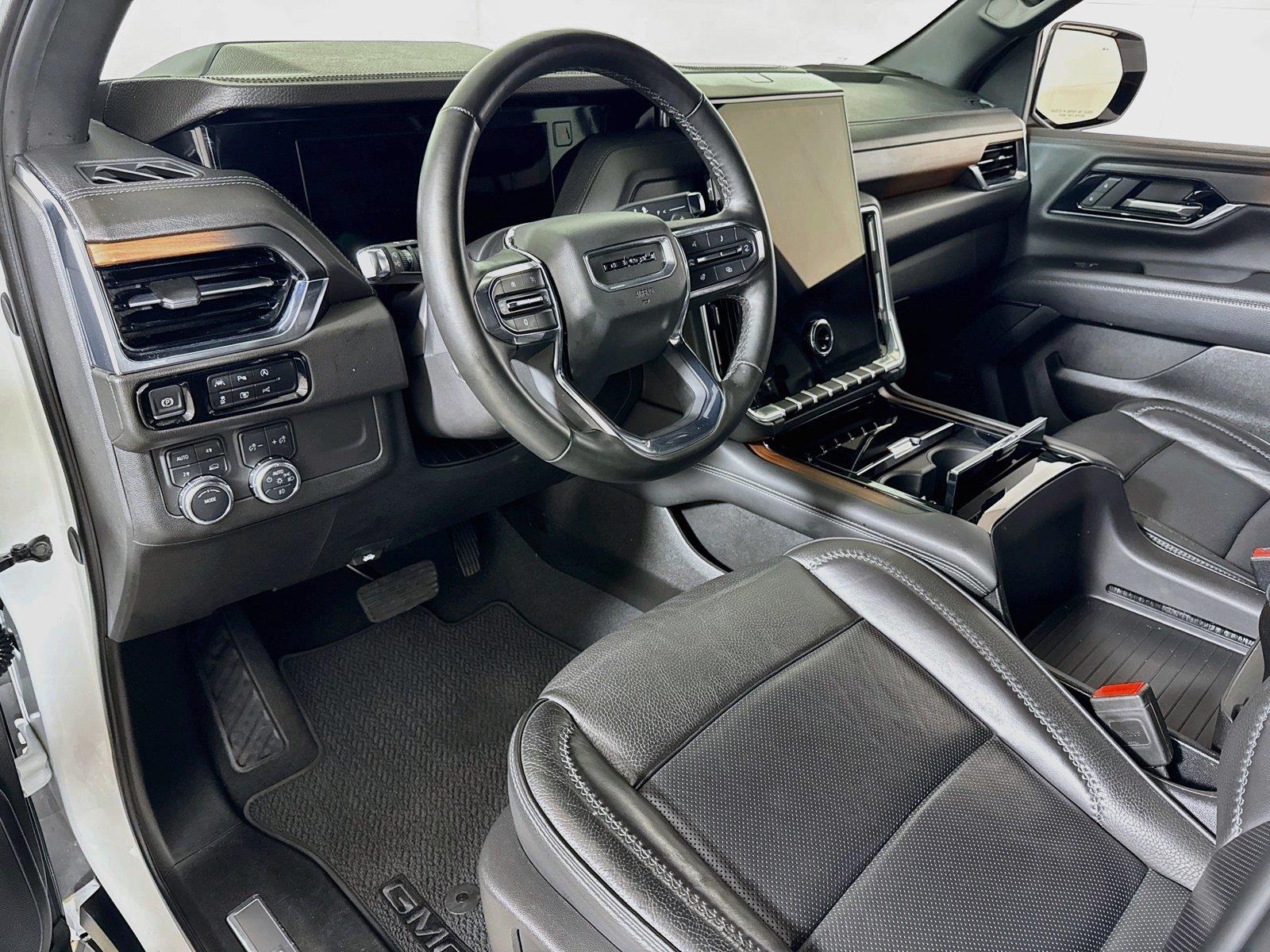 2025 GMC Yukon Denali - Photo 7