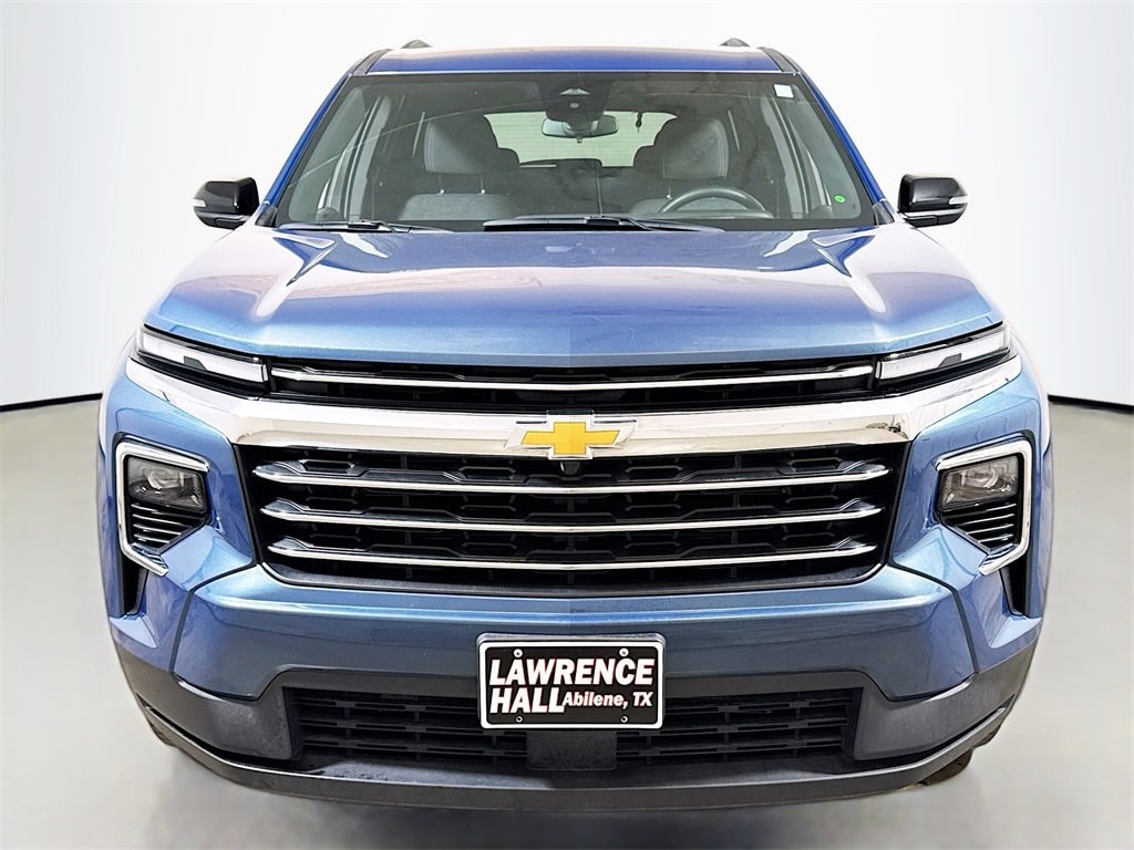 Used 2025 Chevrolet Traverse LT SUV