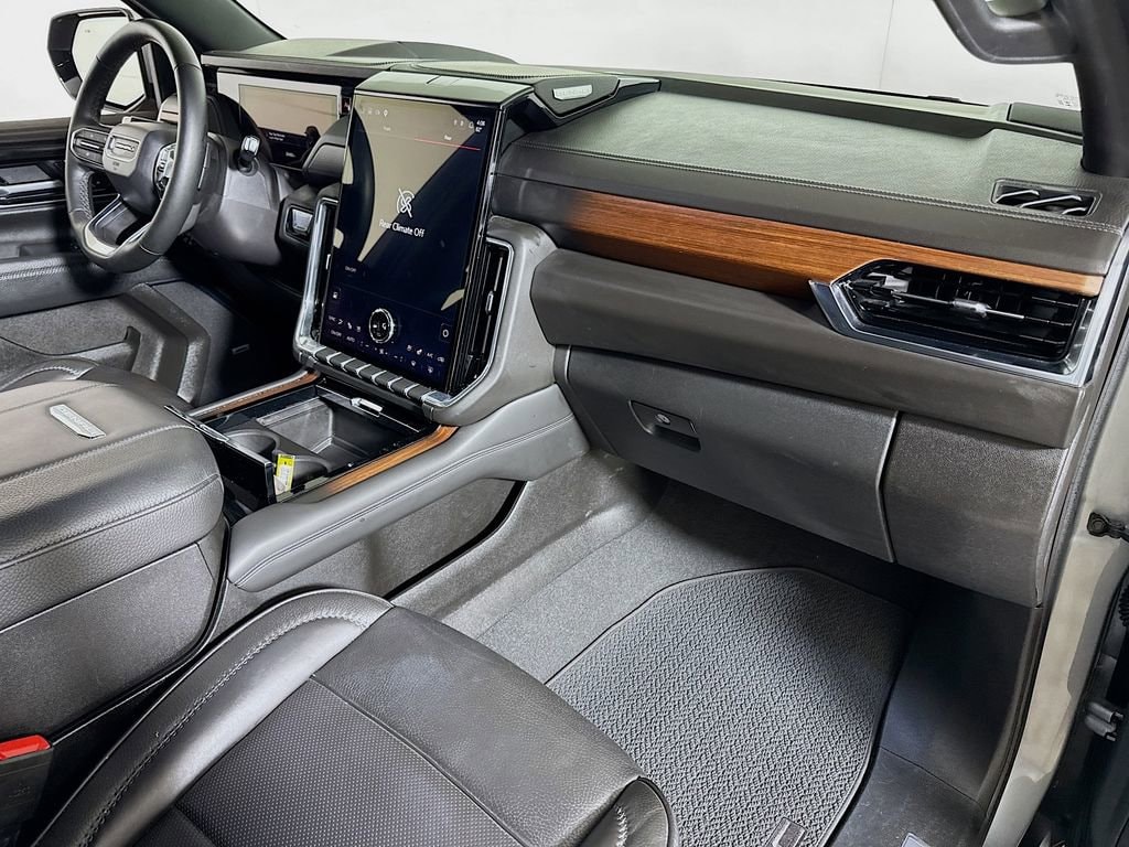 2025 GMC Yukon XL Denali - Photo 29