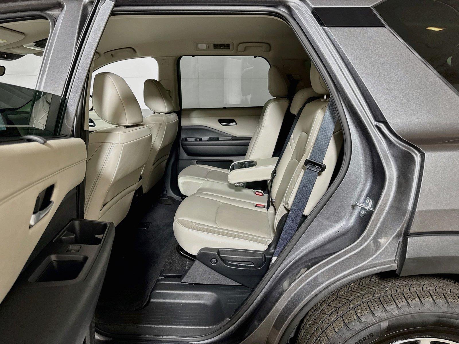 2025 Nissan Pathfinder SL - Photo 22