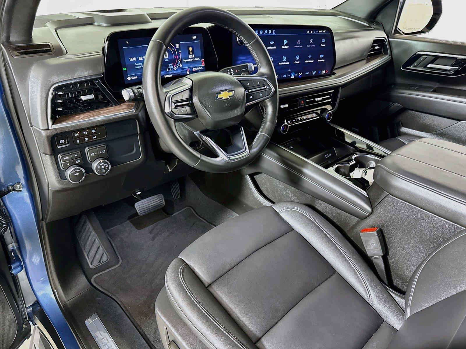 2026 Chevrolet Suburban LT - Photo 6