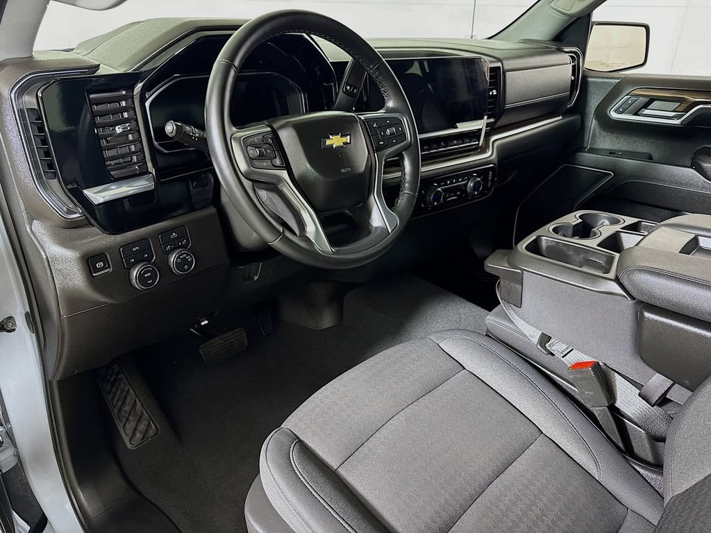 2024 Chevrolet Silverado 1500 LT - Photo 7