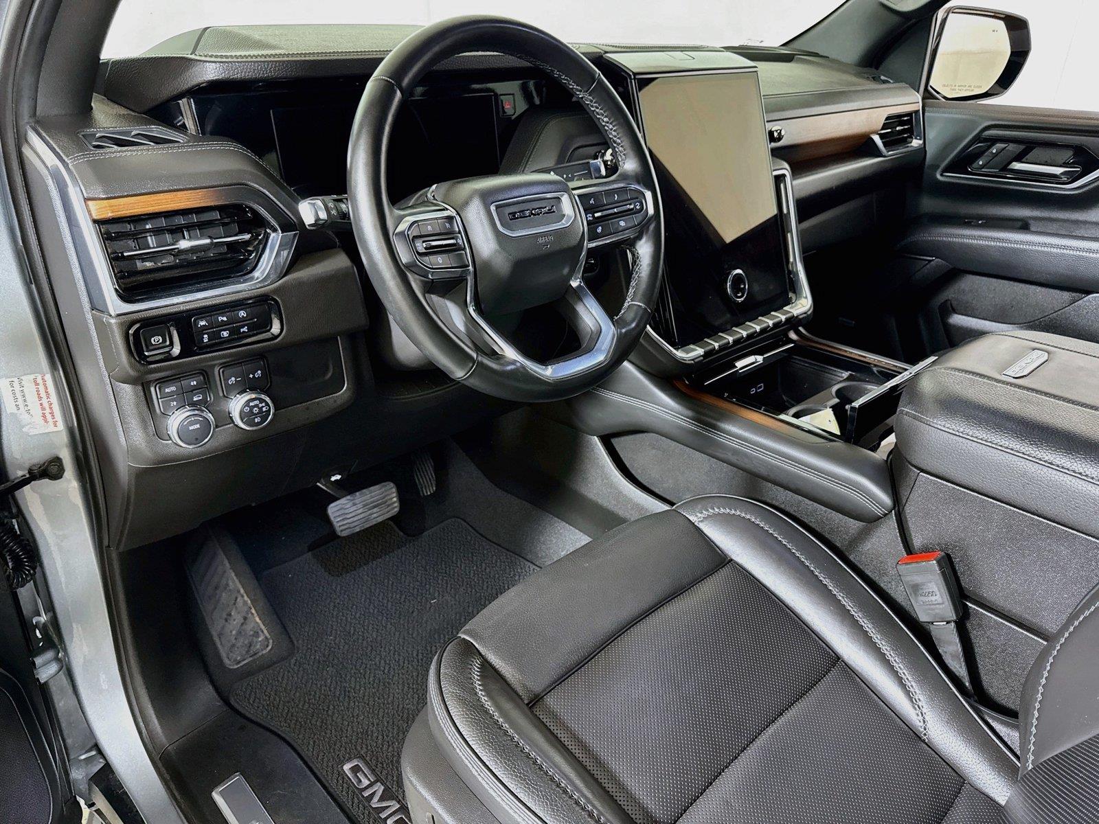 2025 GMC Yukon XL Denali - Photo 7