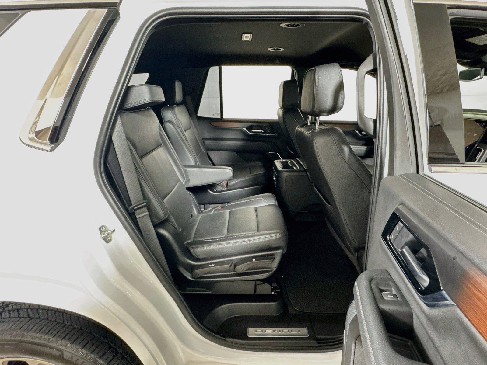 2025 GMC Yukon Denali - Photo 26